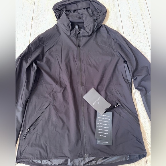 Warp Light Packable Jacket - Picture 4 of 16